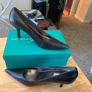 Steve Madden Black Pumps